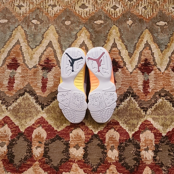 Wmns Air Jordan 9 Retro Change The World